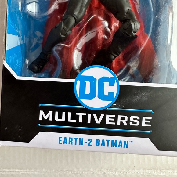 McFarlane Toys - DC Multiverse-Earth-2 Batman - Picture 4 of 8